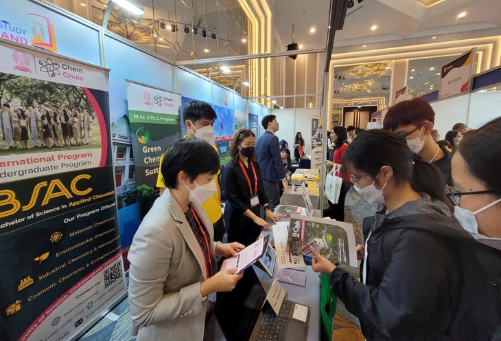 จัดงานนิทรรศการการศึกษานานาชาติ VIETNAM EDUCATION FAIR - ảnh 1