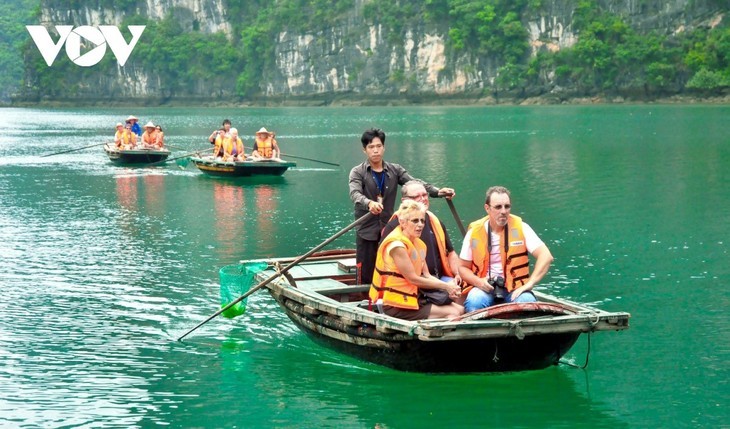 หมู่กางฉายและอ่าวฮาลองติดท็อปสถานที่ท่องเที่ยวที่มีสีสันตระการตาที่สุดในโลกปี 2023 - ảnh 11