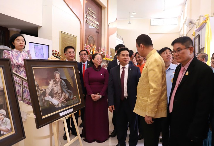 เปิดตัวหนังสือสองภาษา “ลุงโฮพำนัก ณ ประเทศไทย” - ảnh 5