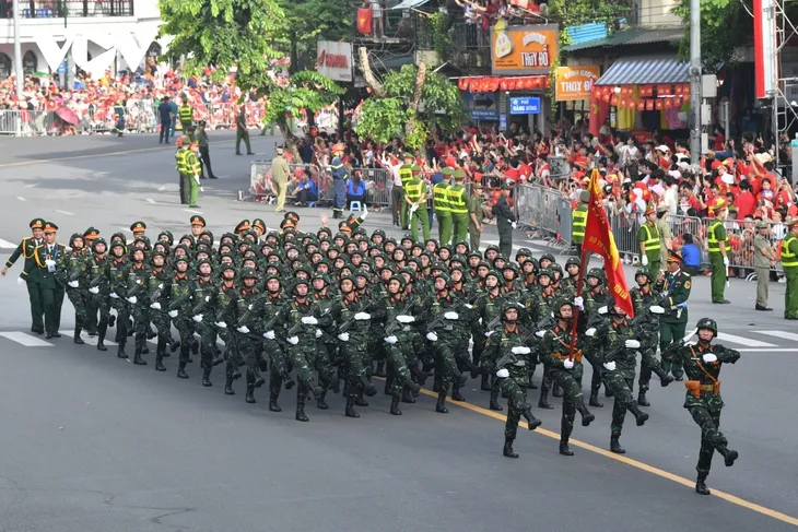 พิธีเดินสวนสนามและขบวนพาเหรดเฉลิมฉลองครบรอบ 80 ปีวันชาติเวียดนาม 2 กันยายน - ảnh 17