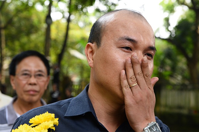 People waiting to pay tribute to General Vo Nguyen Giap  - ảnh 3