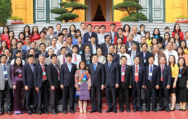 President meets outstanding teachers - ảnh 1