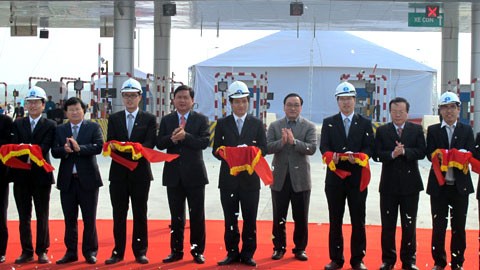 First 26 km section of Noi Bai-Lao Cai expressway opens to public - ảnh 2