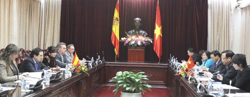 National Assembly Chairman Nguyen Sinh Hung receives Spanish Senate delegation - ảnh 1