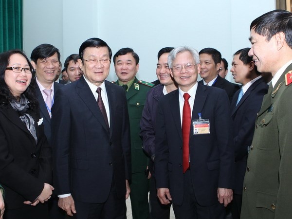 President talks to future senior officials - ảnh 1