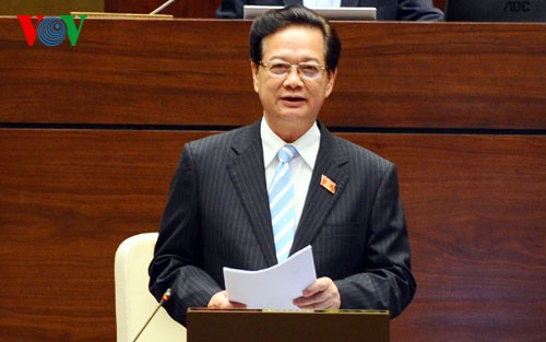 Prime Minister questioned about public debt and national maritime sovereignty - ảnh 1