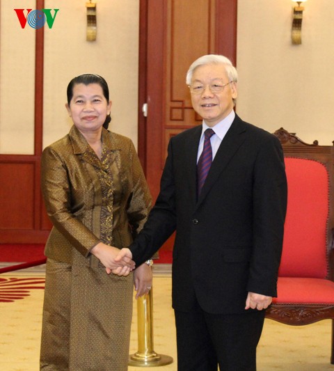 Party leader receives Cambodian Deputy Prime Minister and Indian and Lao parliamentarians - ảnh 2