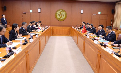 4th Vietnam-RoK Deputy Foreign Minister-level dialogue - ảnh 2