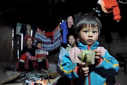 Localities help poor people enjoy Tet - ảnh 1