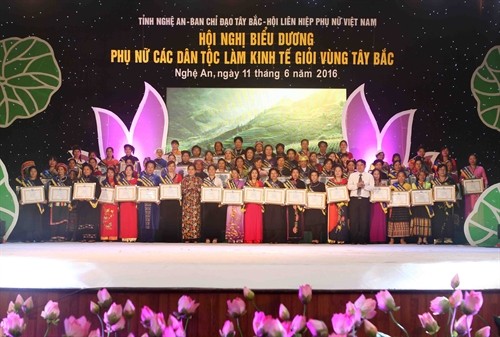 Outstanding ethnic businesswomen honored - ảnh 1