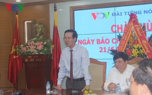 Head of Central Communication and Education Commission congratulates media agencies - ảnh 2