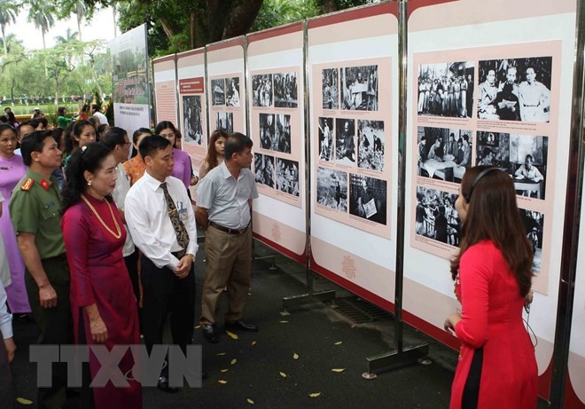 “主席府内胡志明主席高脚屋建成60周年”纪念日 - ảnh 1