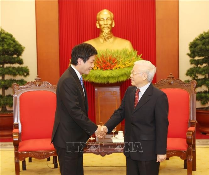 阮富仲会见日本首相安倍晋三的特别顾问其浦太郎 - ảnh 1