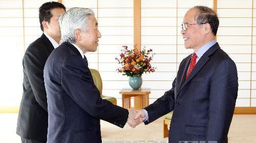 Parlamentspräsident Nguyen Sinh Hung trifft japanischen Kaiser Akihito - ảnh 1