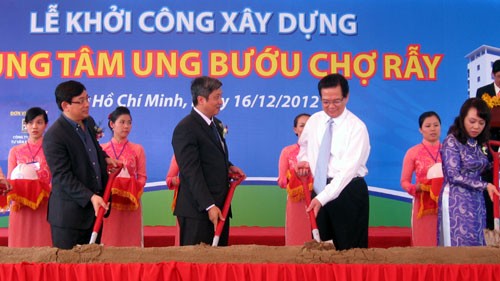 Premierminister Nguyen Tan Dung beim Spatenstich des Tumorzentrums Cho Ray - ảnh 1