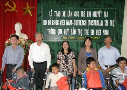 Australien schenkt Rollstühle für vietnamesische Agent Orange-Opfer - ảnh 1