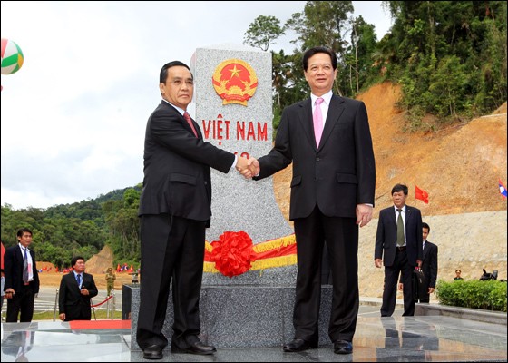 Laoten feiern erfolgreiche Festlegung der Grenze mit Vietnam - ảnh 1