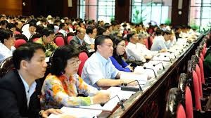 Abgeordnete diskutieren Gesetzesentwurf über Ein- und Ausreise von Ausländern - ảnh 1