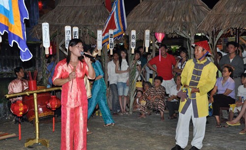 Bai Choi in Hoi An hören - ảnh 1