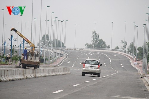 Nhat Tan-Brücke in Hanoi vier Monate vor Einweihung - ảnh 2