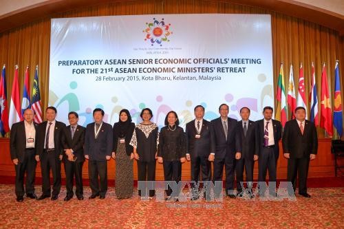 Konferenz der ASEAN-Wirtschaftsminister über ASEAN-Wirtschaftsgemeinschaft - ảnh 1