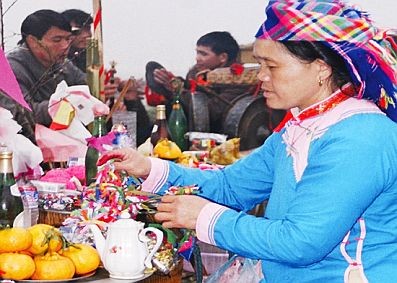 Sitten und Bräuche bei Hochzeit der Giay in Lao Cai - ảnh 1