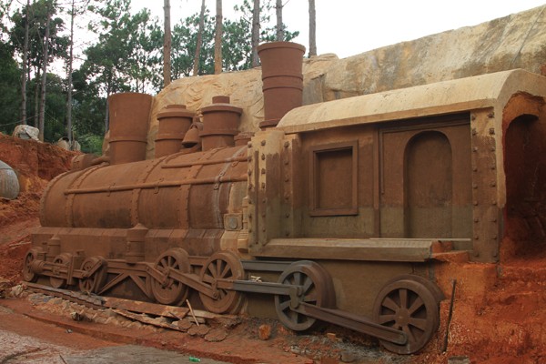 Der Tonerdetunnel, das neue beliebte Besuchsziel in Da Lat - ảnh 1