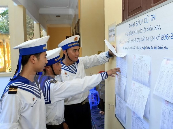 Wahlzetteln auf dem Seeweg nach Truong Sa - ảnh 1