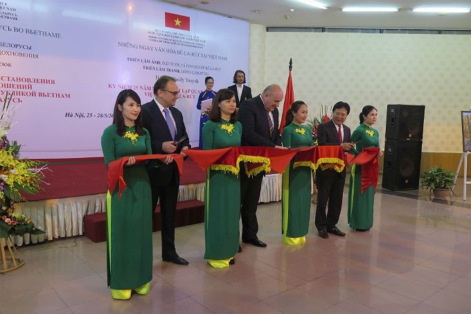 Fotoausstellung über Weißrussland - ảnh 1