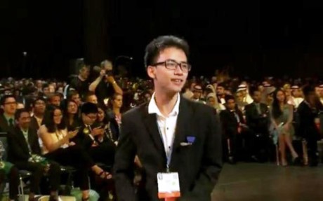 Pham Huy stellt Roboterarme für Behinderte her - ảnh 1