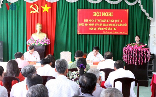 Parlamentspräsidentin Nguyen Thi Kim Ngan trifft Wähler in Can Tho - ảnh 1