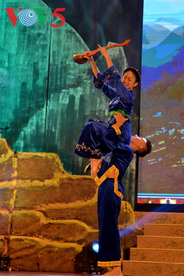 Eröffnung des Festivals der Kultur, des Sports und des Tourismus der verschiedenen Volksgruppen im Nordosten Vietnams - ảnh 15