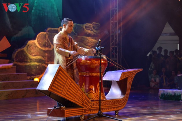 Eröffnung des Festivals der Kultur, des Sports und des Tourismus der verschiedenen Volksgruppen im Nordosten Vietnams - ảnh 7