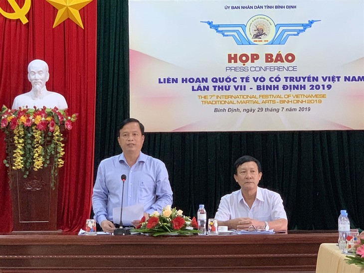 Mehr als 1000 Kungfu-Meister und -Schüler nehmen am traditionellen Kungfufestival in Binh Dinh teil - ảnh 1