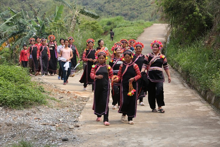 Große und breite Straßen im Frühling in Lai Chau - ảnh 1