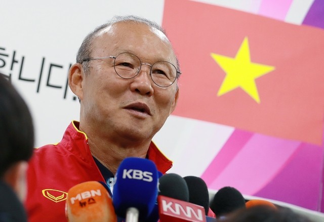 Trainer Park Hang-seo bei Fernsehsendung “Hier ist Fußball” von VTVcab - ảnh 1