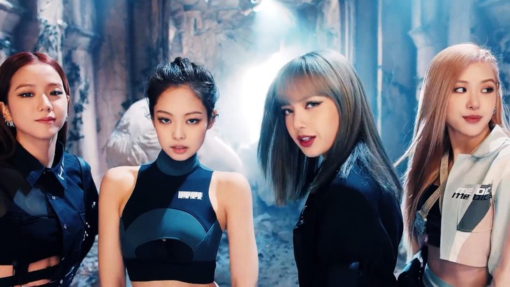 Die südkoreanische Musikband Blackpink kommt nach Hanoi - ảnh 1