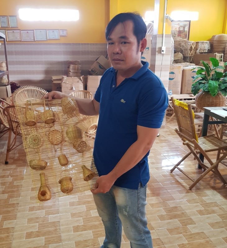 Handwerksberuf Bambusflechten in der Gemeinde Phu Tan in Soc Trang - ảnh 2