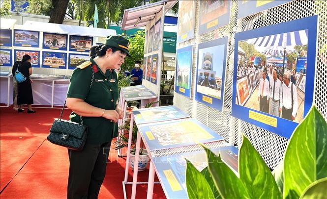 Vorstellung der 70 Fotos über Meer und Inseln Vietnams in Can Tho - ảnh 1