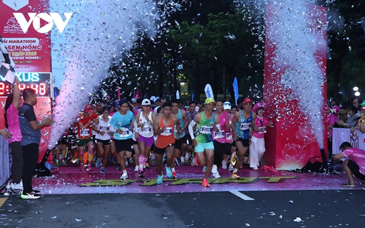 Start von Marathon in Dong Thap 2023 - ảnh 1