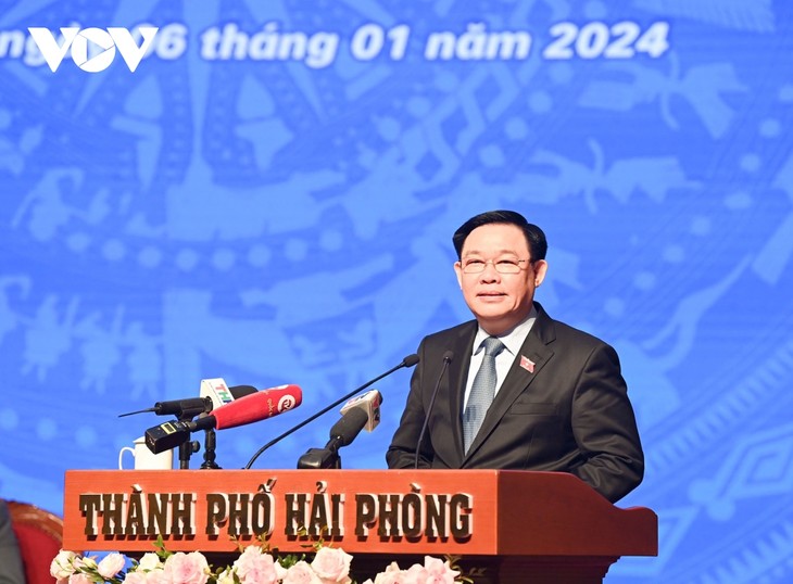 Parlamentspräsident Vuong Dinh Hue trifft Wähler in Hai Phong - ảnh 1