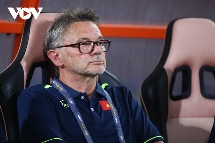 Trainer Troussier entschuldigt sich bei vietnamesischen Fans - ảnh 1