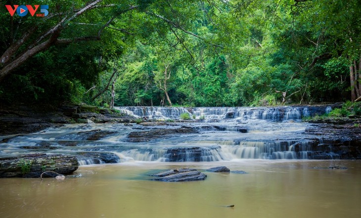 ມາຢ້ຽມຢາມແຂວງດັກລັກ ທ່ຽວຊົມບັນດາຖ້ຳສວຍງາມດັ່ງໃນຝັນ - ảnh 19