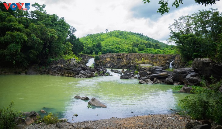 ມາຢ້ຽມຢາມແຂວງດັກລັກ ທ່ຽວຊົມບັນດາຖ້ຳສວຍງາມດັ່ງໃນຝັນ - ảnh 8