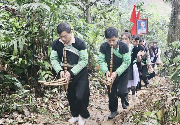 ງານບຸນບູຊາປ່າ ນ່າເຫົ້າ, ແຂວງ ອຽນບ໊າຍ ທີ່ເປັນເອກະລັກສະເພາະ - ảnh 1