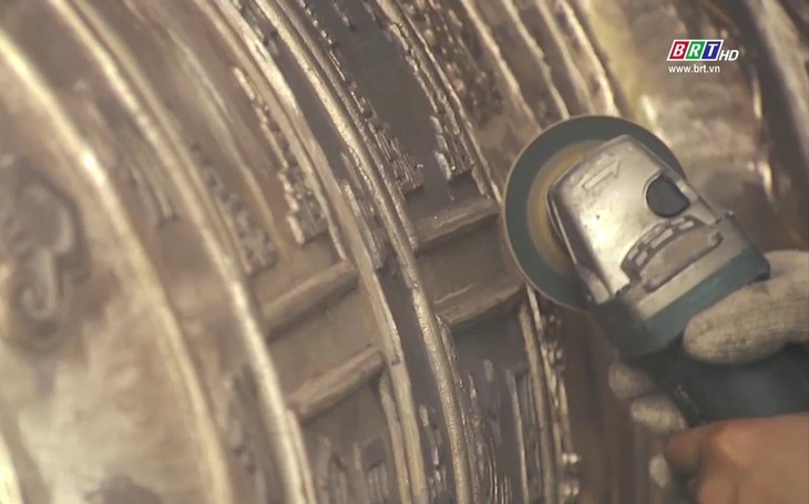 ໝູ່​ບ້ານຫຼໍ່​ທອງ​ພື້ນ​ເມືອງ​ຟື້ນ​ຕົວ​ໃນ​ຍຸກສະ​ໄໝເຕັກ​ໂນ​ໂລ​ຊີ - ảnh 2