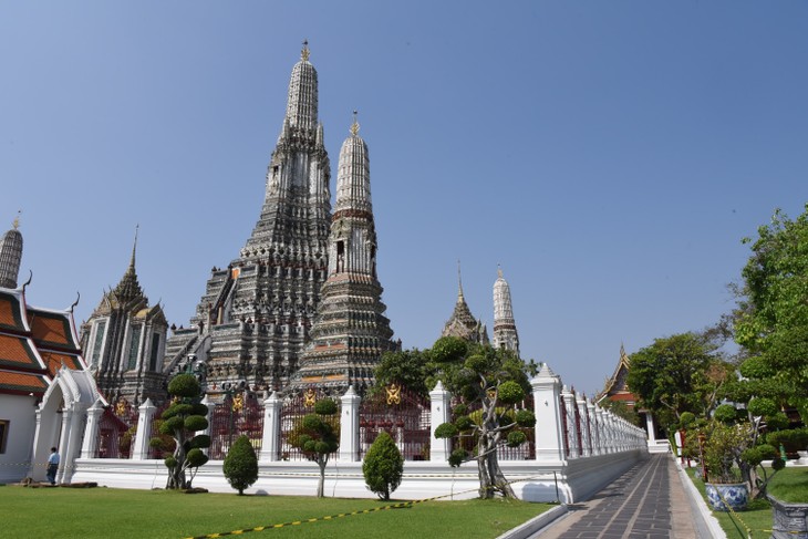 ວັດ ອະຣຸນ ຣາຊະວະຣາຣາມ: ສັນຍາລັກດ້ານສະຖາປັດຕະຍາກຳ ແລະ ທ່ອງທ່ຽວຂອງ ໄທ - ảnh 1