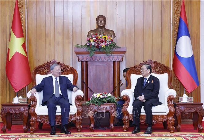 ສືບ​ຕໍ່​ເພີ່ມ​ພູນ​ຄູນ​ສ້າງ​ສາຍ​ພົວ​ພັນ​ແບບ​ພິ​ເສດ ຫວຽດ​ນາມ - ລາວ - ảnh 1