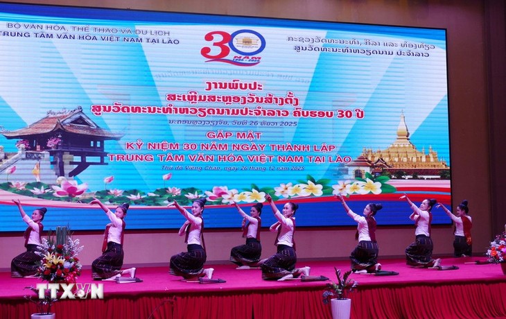 ຂົວເຊື່ອມຕໍ່ວັດທະນະທຳທີ່ສະໜິດແໜ້ນໃນການພົວພັນ ຫວຽດນາມ - ລາວ - ảnh 1