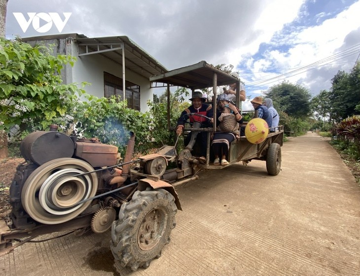 ການ​ທ່ອງ​ທ່ຽວ​ໝູ່​ບ້ານ ເອ​ເດ ບົນ​ເສັ້ນ​ທາງ​ແຫ່ງ​ການ​ເຊື່ອມ​ໂຍງ​ເຂົ້າ​ກັບ​ສາ​ກົນ - ảnh 1